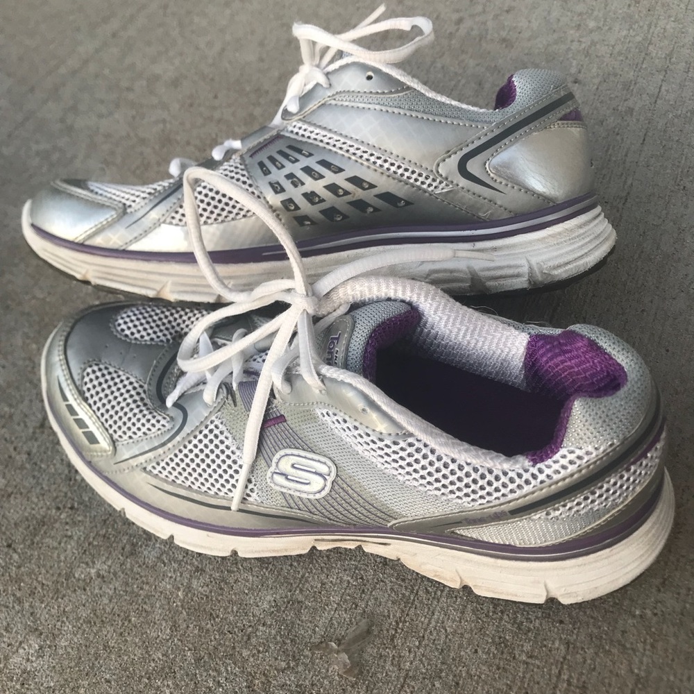 SKECHERS TENNIS SHOES💜